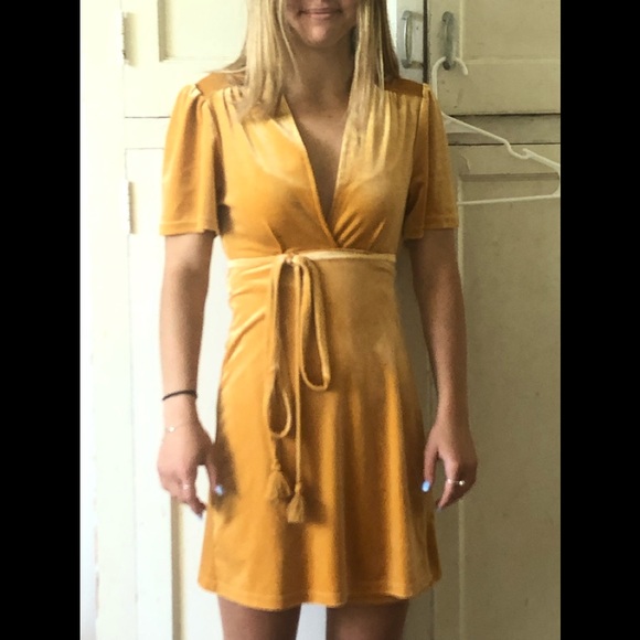 Billabong Golden /mustard summer wrap dress - Picture 1 of 3